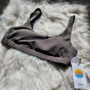 NWT vuori daily bra size M